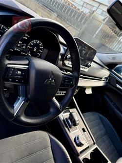 ميتسوبيشي اوتلاندر